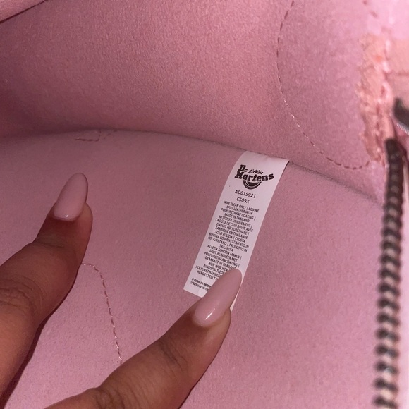 pink dr.martens heart purse - Picture 2 of 14